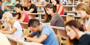 Прве исплате средстава самофинансирајућим студентима за покриће 50% трошкова плаћене школарине