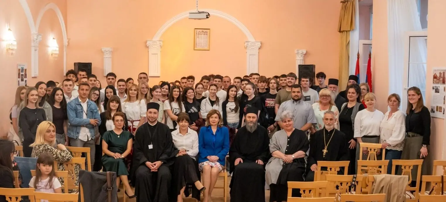 Помоћница Нешовић присуствовала је Потписивању Меморандума о сарадњи између манастира Хиландар и Митровачке гимназије